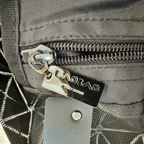 BAO BAO ISSEY MIYAKE Prism Green Tote Bag - Picture 12 of 13